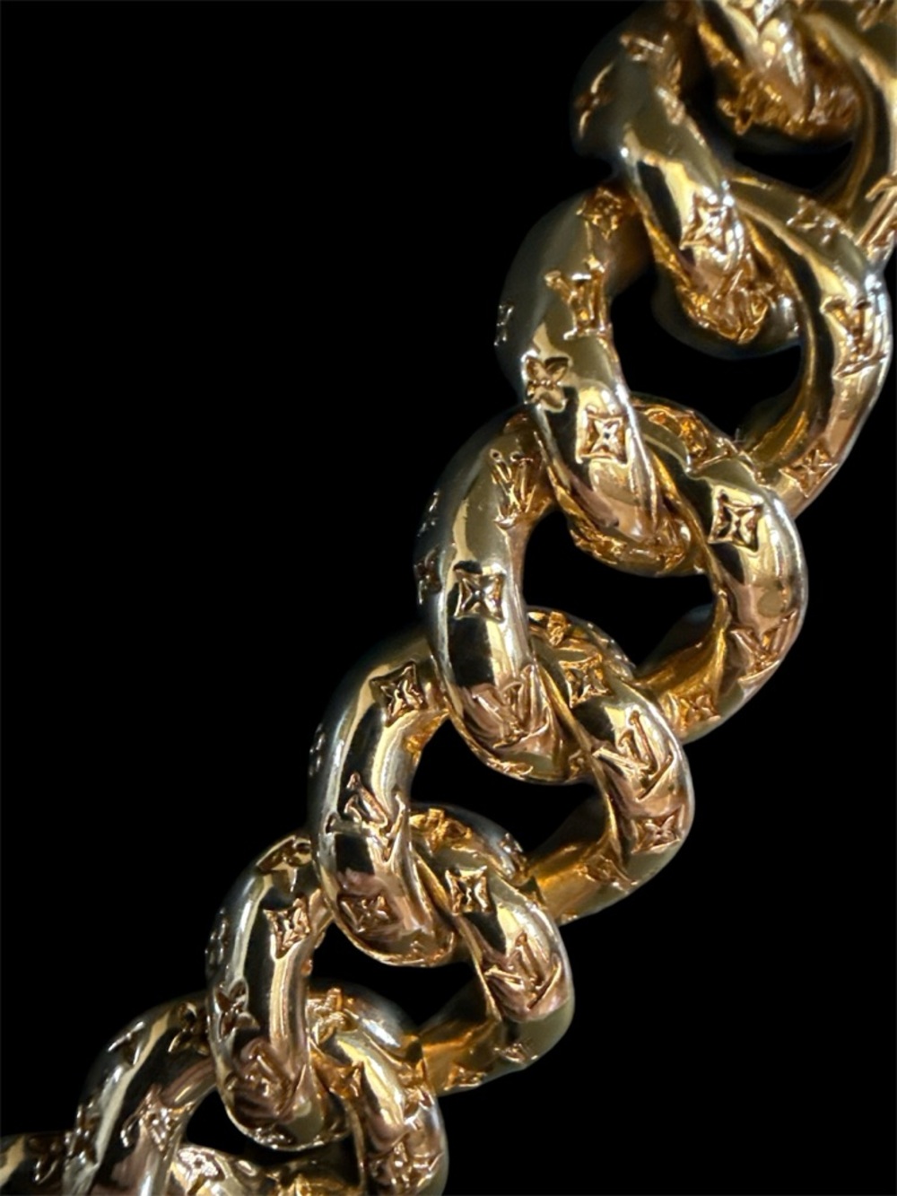 Louis Vuitton Gold Monogram Cuban Link Necklace! Pristine! COA, box and dustbag! - Picture 7 of 10